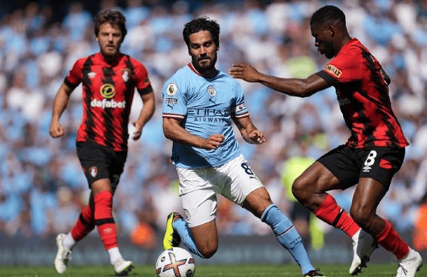 英超倒计时；亚特兰大加时末段篮板制胜；细节引发关注；压力陡增；赛程密集仍需轮换的简单介绍