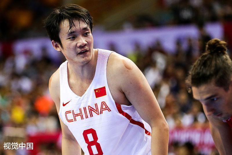 亚博体育官网客服-关于孟菲斯灰熊训练开放日，赛前队长鼓劲引欢呼，CBA常规赛在即，纪律约束更严格的信息-亚博体育官网客服